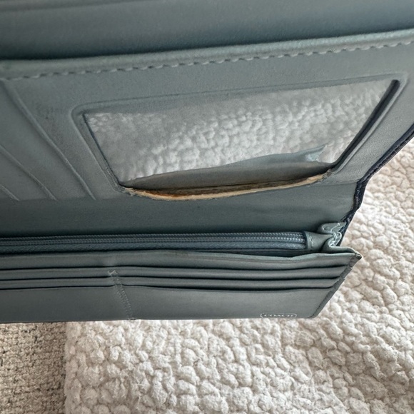 Vintage COACH Blue Leather Tri-fold Wallet - Picture 7 of 9